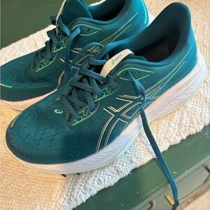 Asics Gel Cumulus  Teal and White Women's running shoes. Worn twice , wrong size